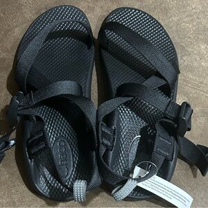 NIB- Chaco Kids Black Sandals Size  6
